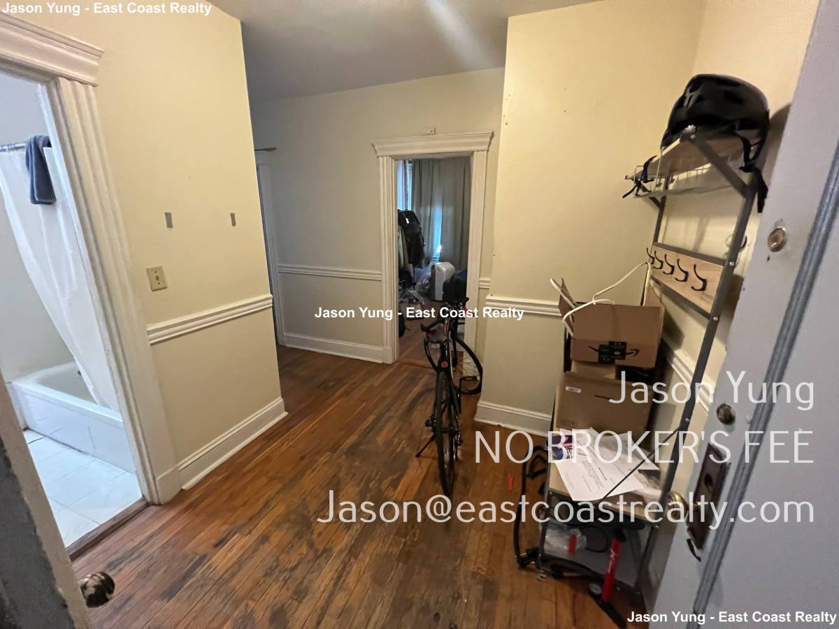 Apartment for rent at 360 Riverway #17, Boston, MA 02115