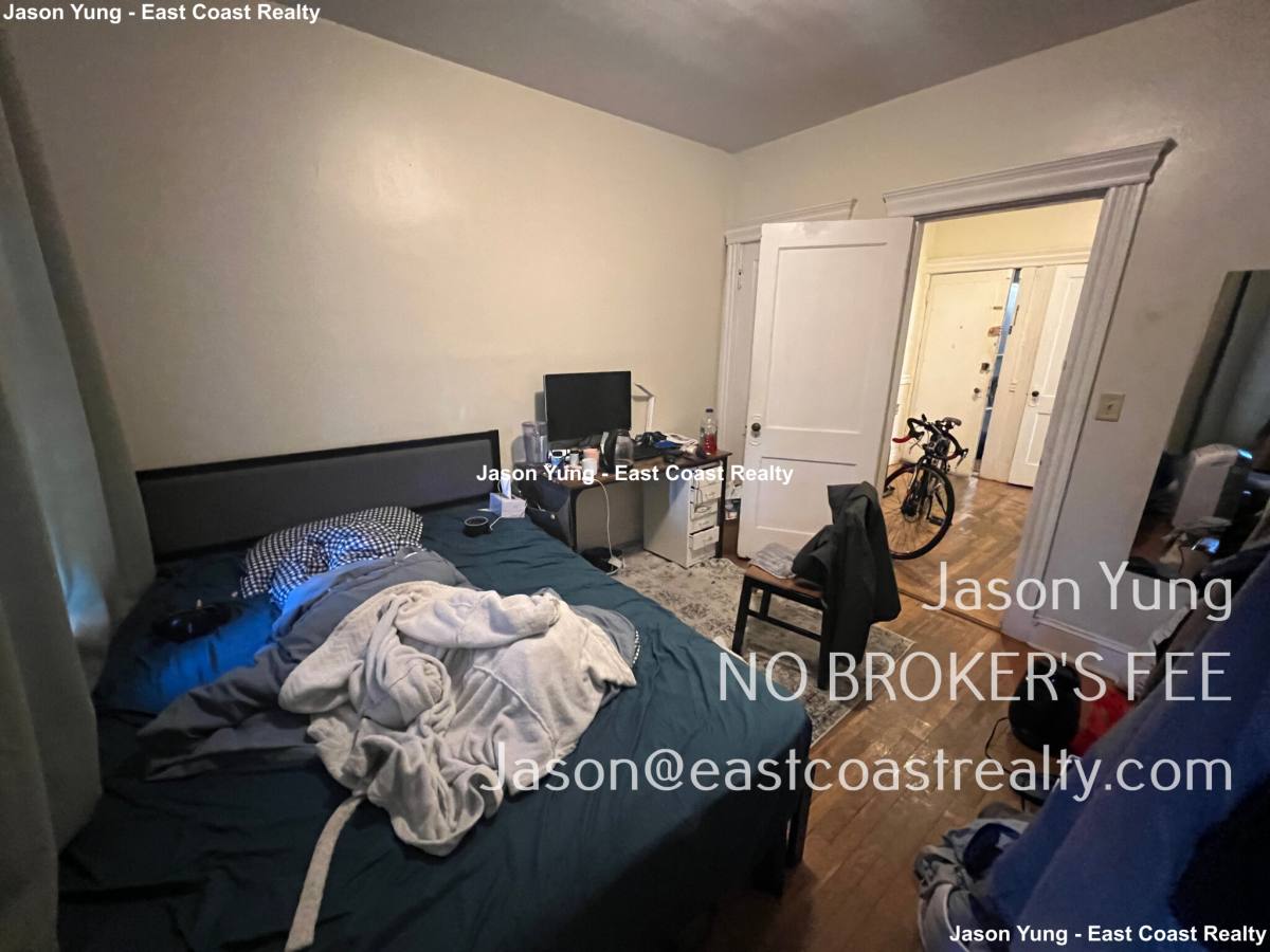 Apartment for rent at 360 Riverway #17, Boston, MA 02115