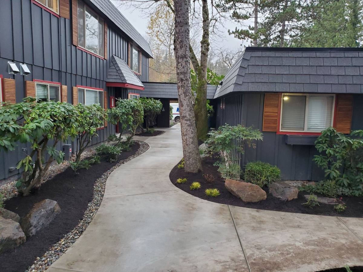 Apartment for rent at 410 102nd Ave SE, Bellevue, WA 98004