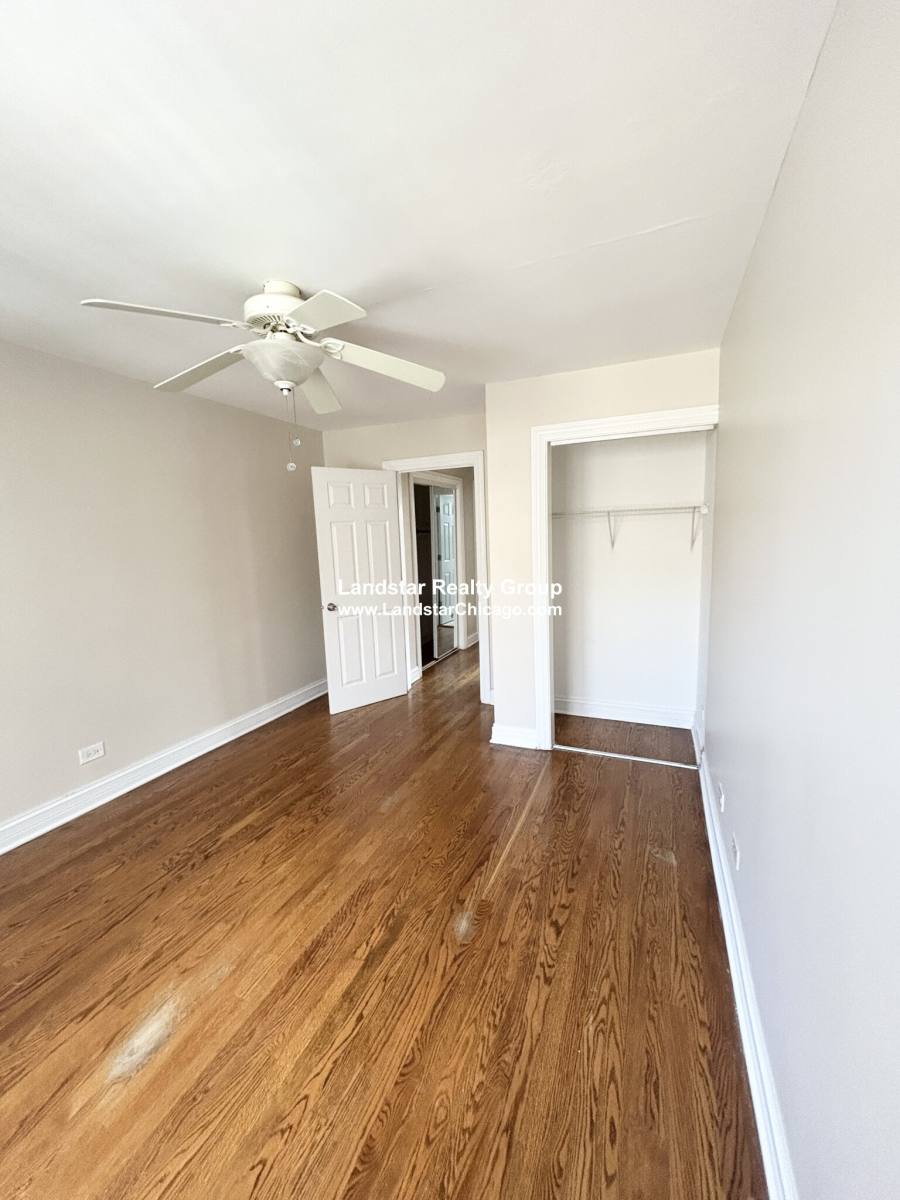 Apartment for rent at 73205 N Ridge #2E, Chicago, IL 60645