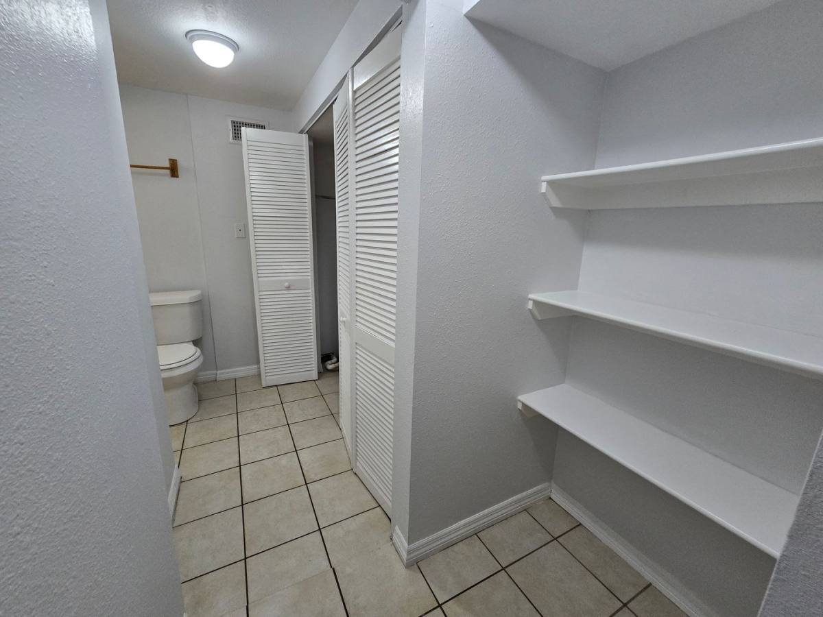 Apartment for rent at 824 S School Ave, Sarasota, FL 34237