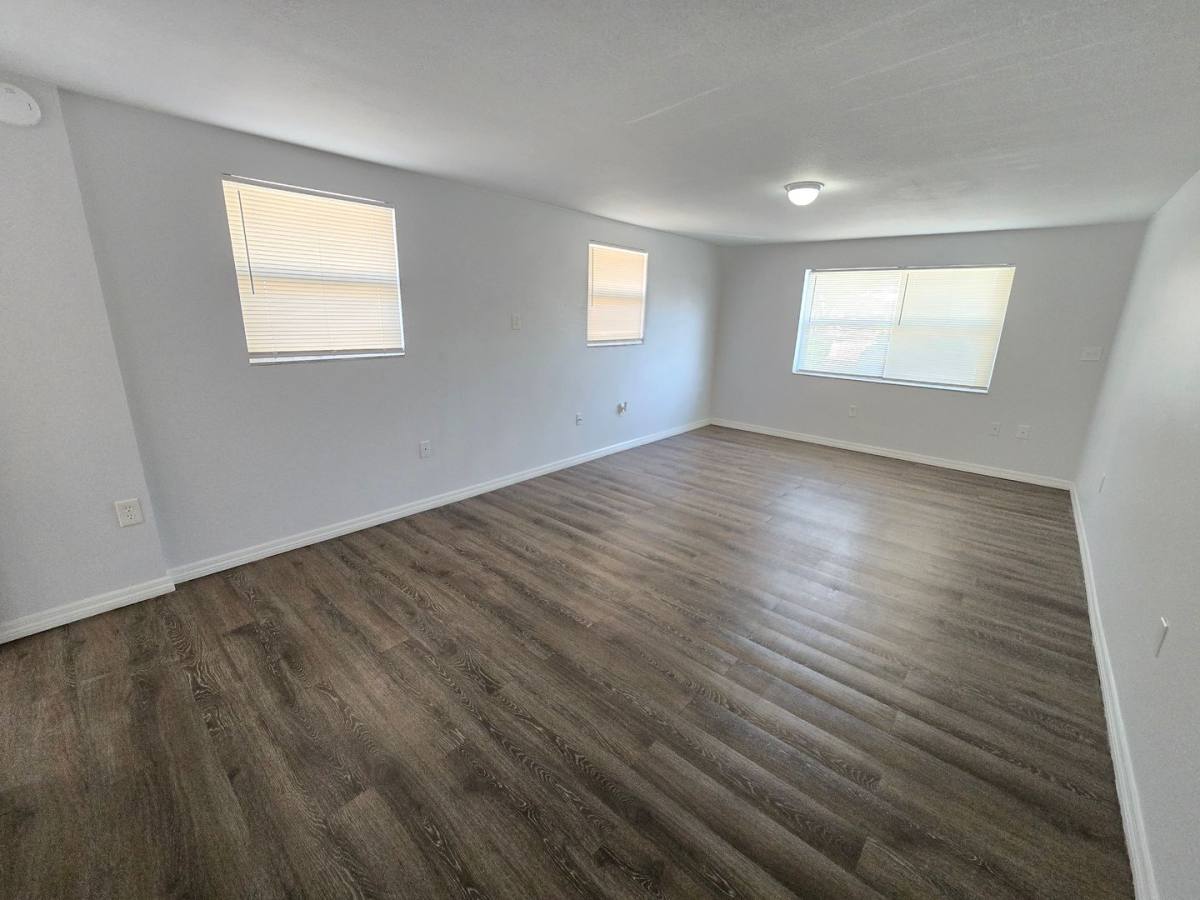 Apartment for rent at 824 S School Ave, Sarasota, FL 34237