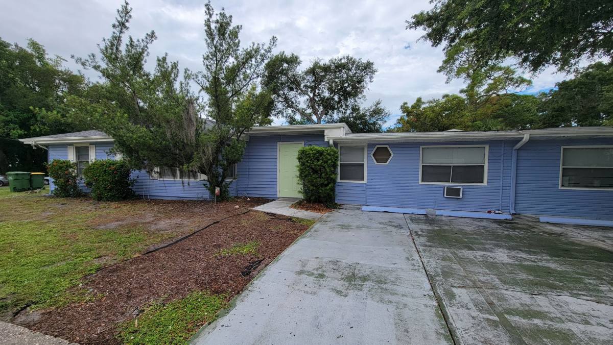 Apartment for rent at 824 S School Ave, Sarasota, FL 34237