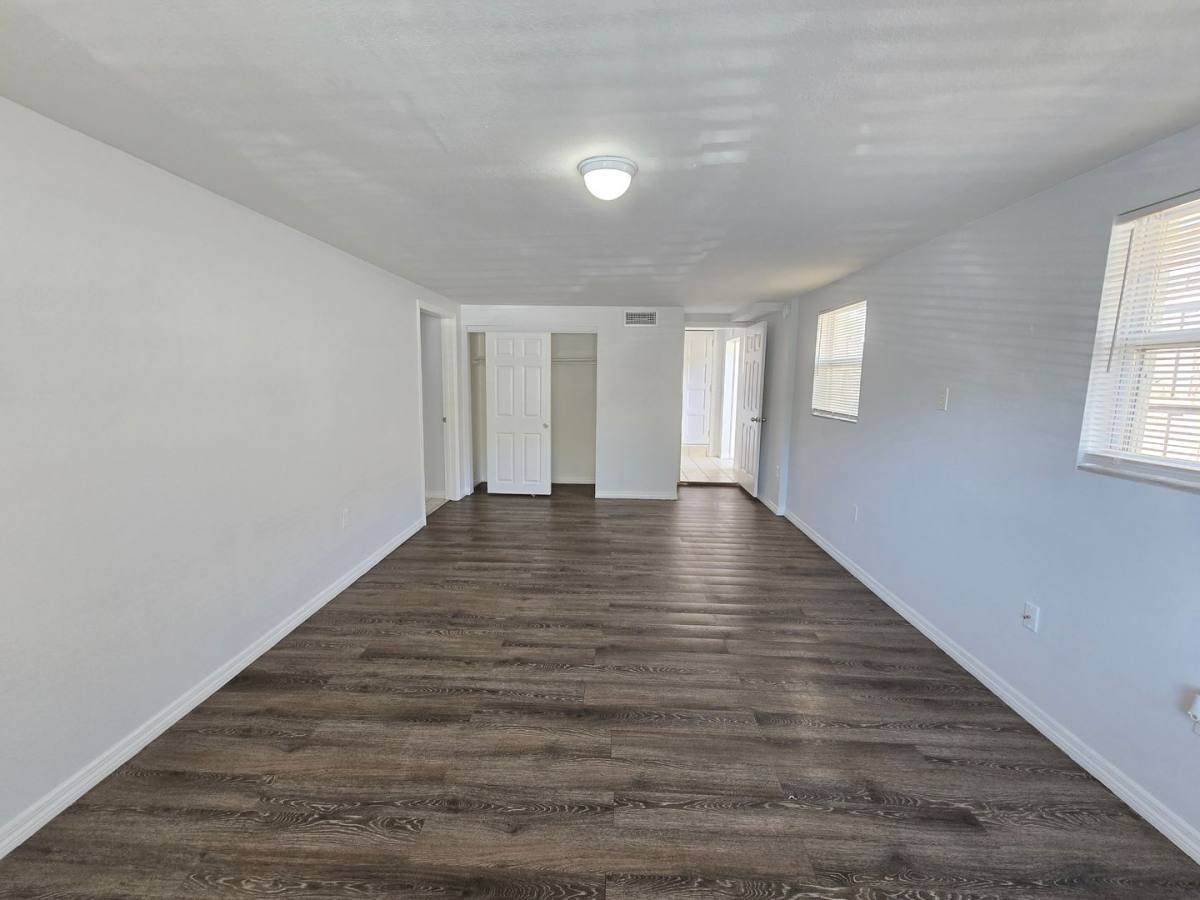 Apartment for rent at 824 S School Ave, Sarasota, FL 34237