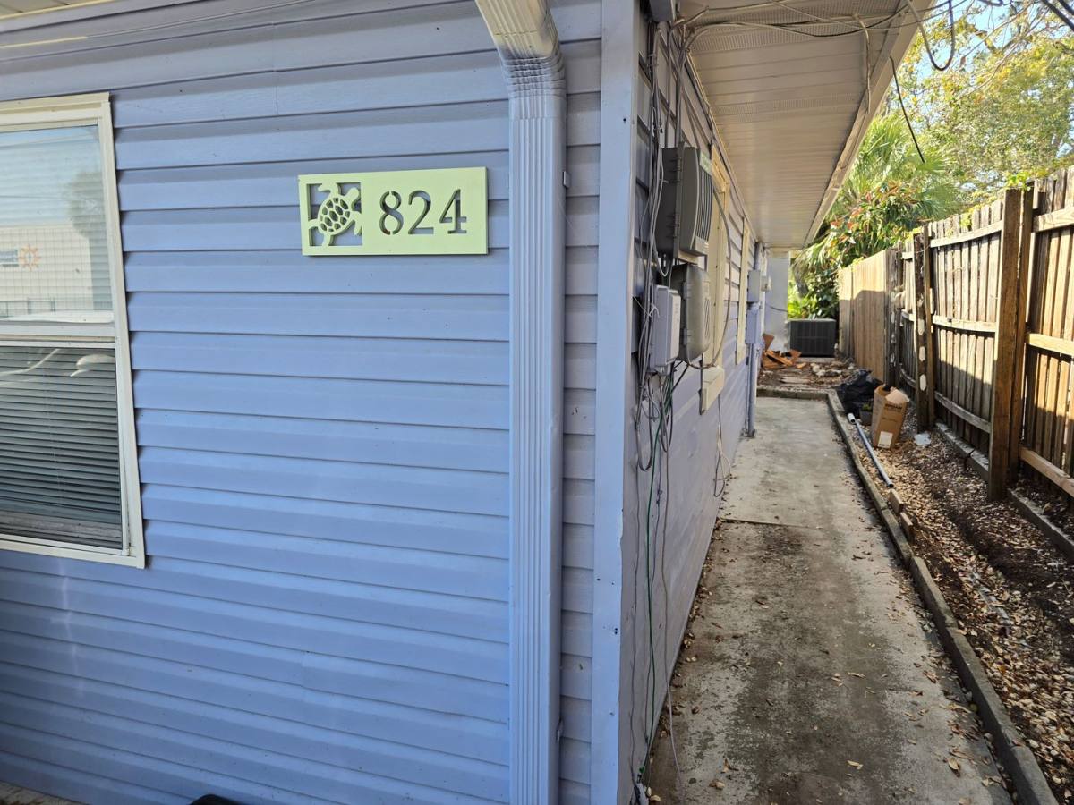 Apartment for rent at 824 S School Ave, Sarasota, FL 34237