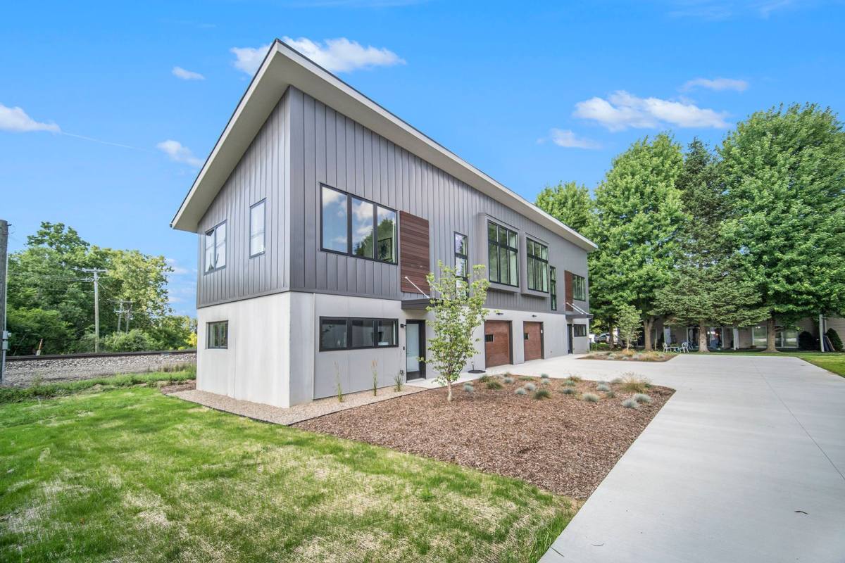 Apartment for rent at 550 552 Cleveland St, Chelsea, MI 48118