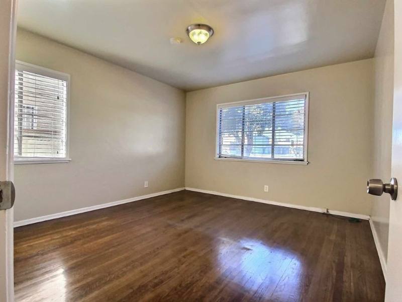 Apartment for rent at 4068 9th Ave, Los Angeles, CA 90008