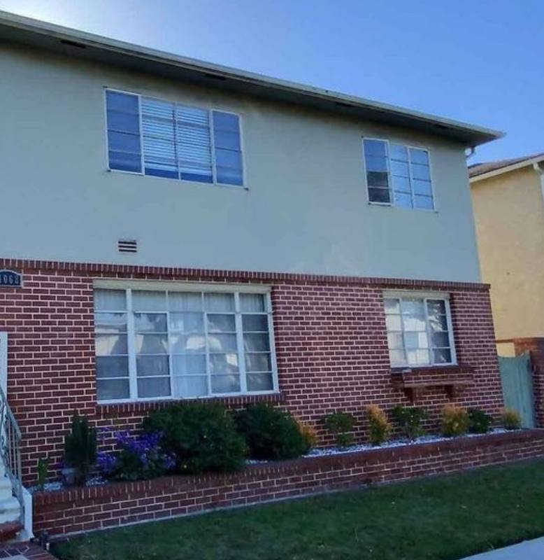 Apartment for rent at 4068 9th Ave, Los Angeles, CA 90008