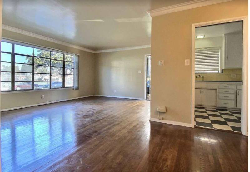 Apartment for rent at 4068 9th Ave, Los Angeles, CA 90008
