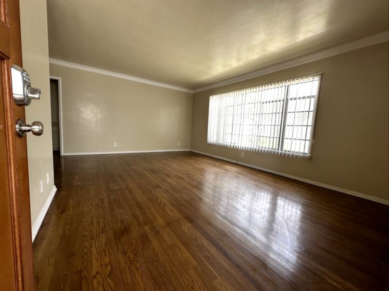 Apartment for rent at 4068 9th Ave, Los Angeles, CA 90008