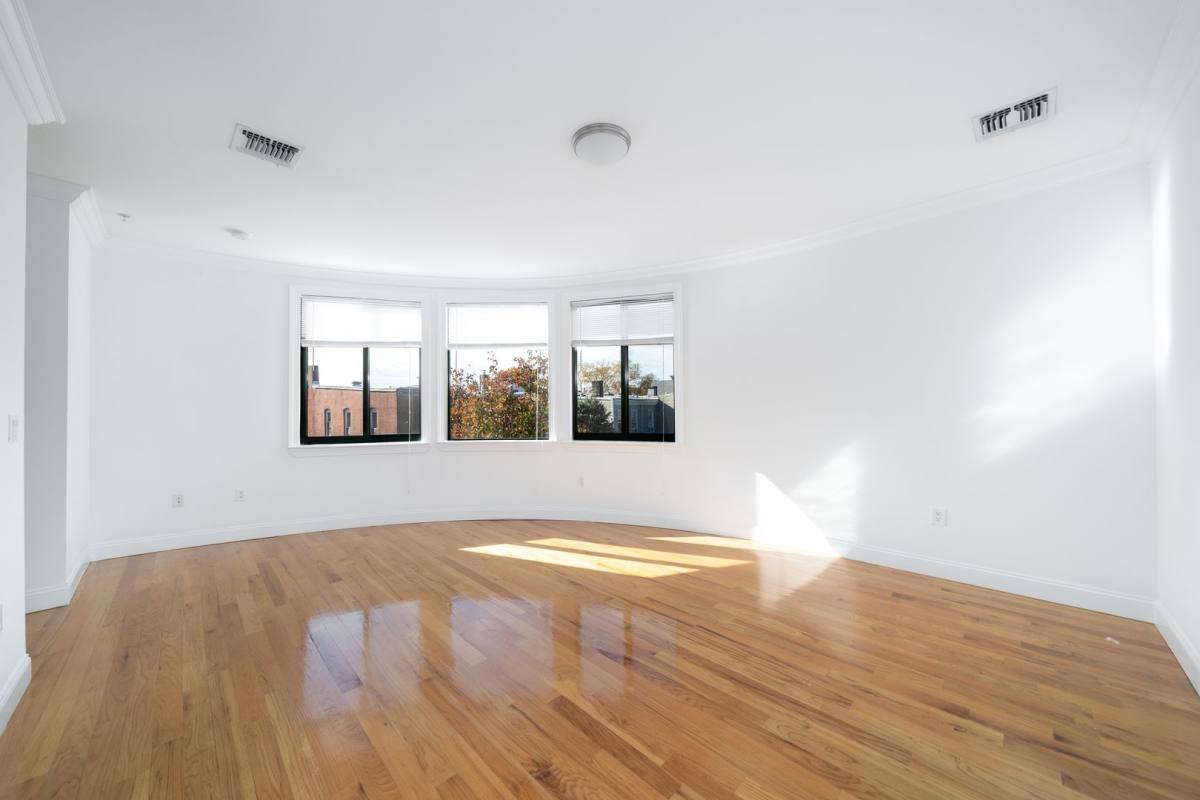 Apartment for rent at 85 Maple St, Weehawken, NJ 07086