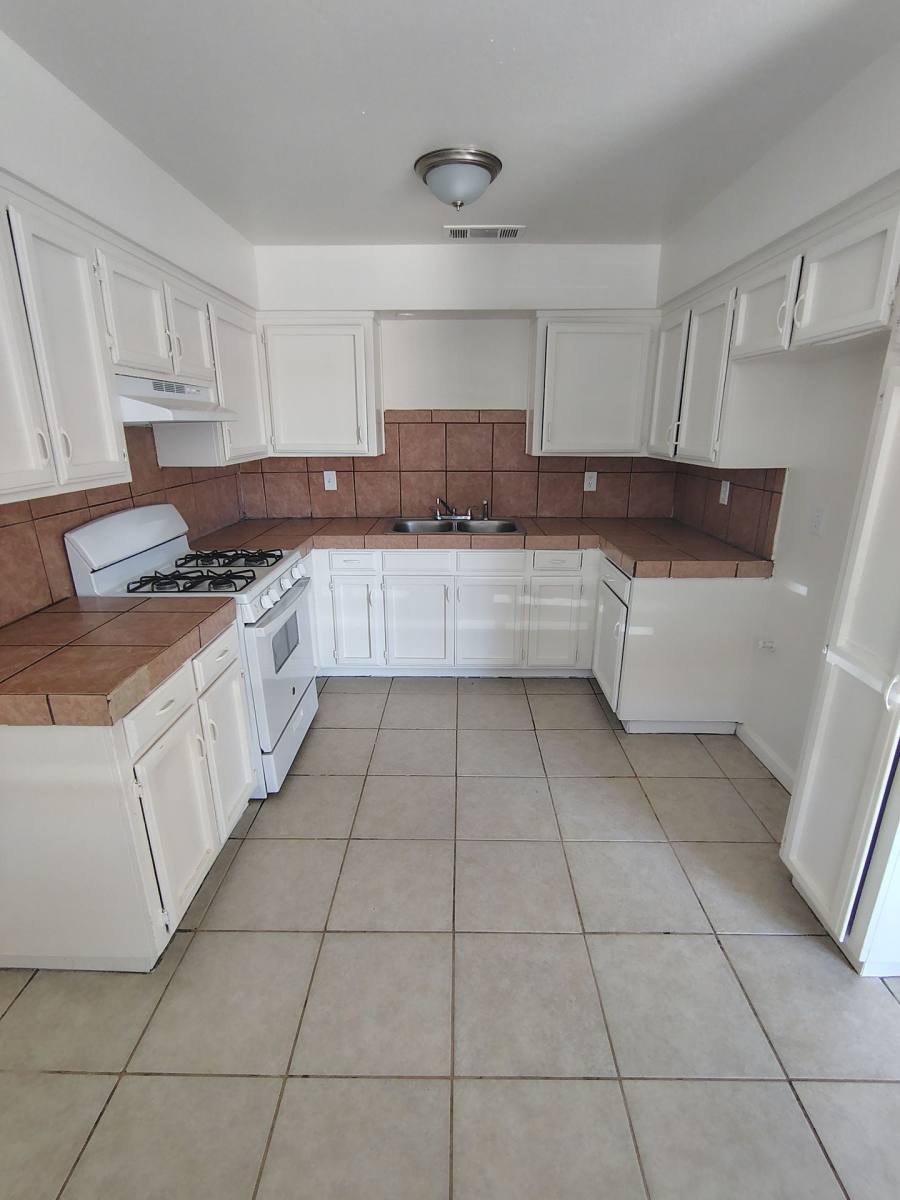 Apartment for rent at 345 Martin Luther King Jr Blvd, Bakersfield, CA 93307