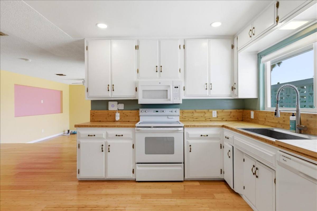 House for rent at 9750 Valencia Dr, Desert Hot Springs, CA 92240
