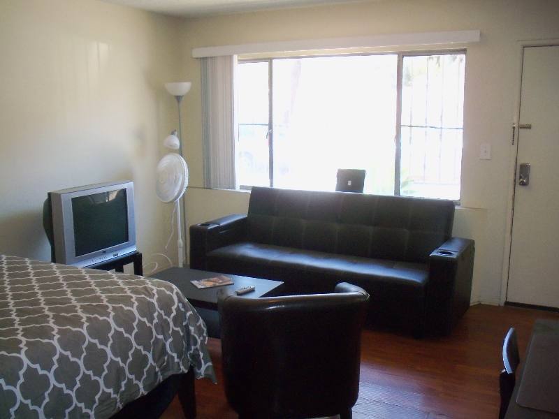 Apartment for rent at 4335 Don Tomaso Dr, Los Angeles, CA 90008