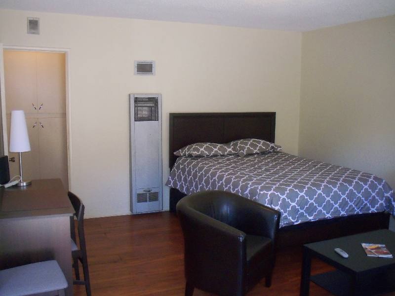 Apartment for rent at 4335 Don Tomaso Dr, Los Angeles, CA 90008