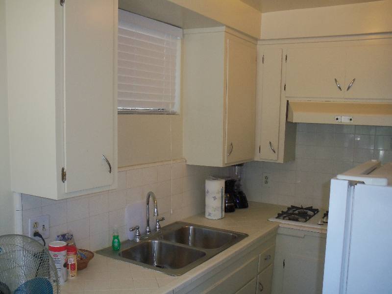 Apartment for rent at 4335 Don Tomaso Dr, Los Angeles, CA 90008