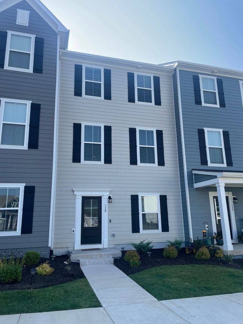 Townhouse for rent at 128 Colony Ave, Daleville, VA 24083