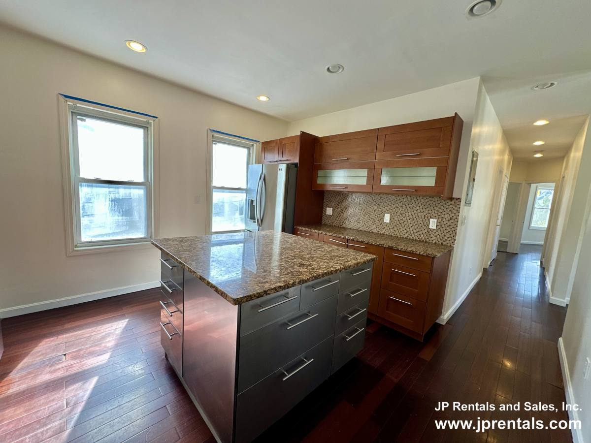 Apartment for rent at 253 Belgrade Ave #3, Roslindale, MA 02131