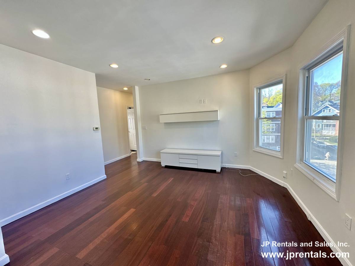 Apartment for rent at 253 Belgrade Ave #3, Roslindale, MA 02131