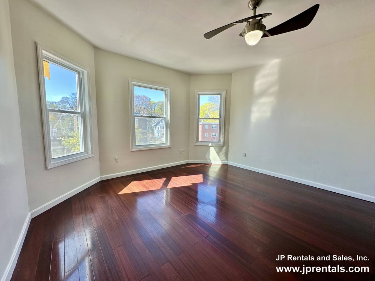 Apartment for rent at 253 Belgrade Ave #3, Roslindale, MA 02131