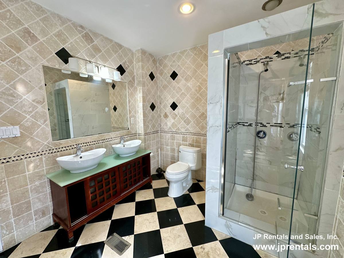 Apartment for rent at 253 Belgrade Ave #3, Roslindale, MA 02131