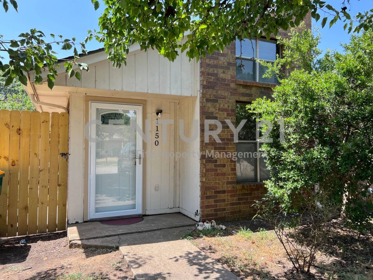 House for rent at 1150 Suburban St, Cedar Hill, TX 75104