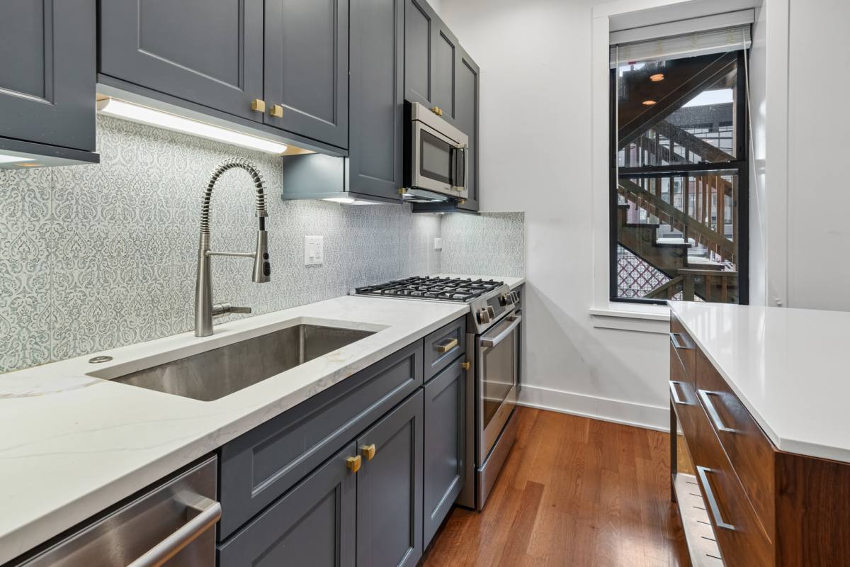 Apartment for rent at 3517 Reta #2R, Chicago, IL 60657