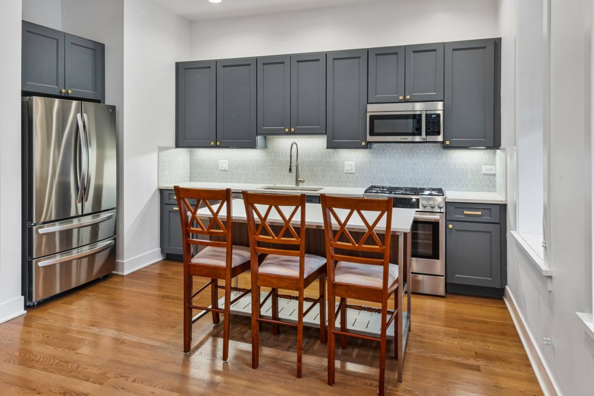 Apartment for rent at 3517 Reta #2R, Chicago, IL 60657