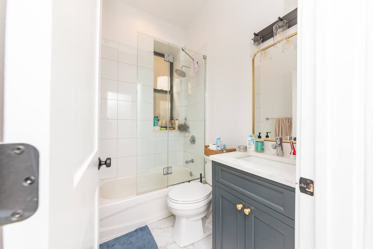 Apartment for rent at 3517 Reta #2R, Chicago, IL 60657