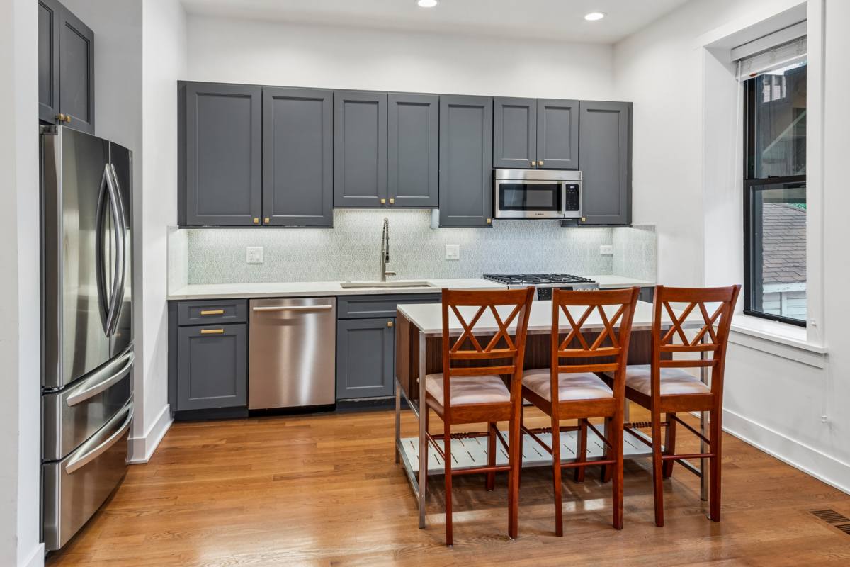 Apartment for rent at 3517 Reta #2R, Chicago, IL 60657