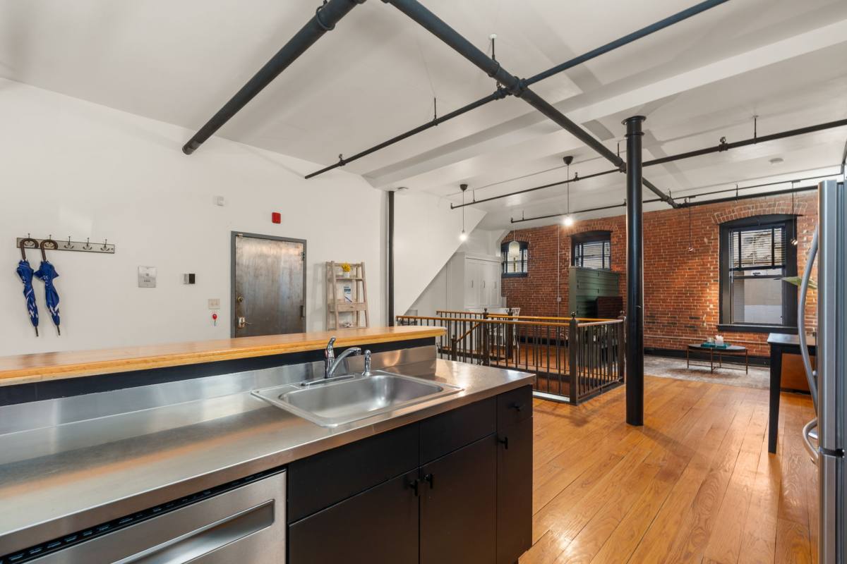 Apartment for rent at 19 Stanhope #1B, Boston, MA 02116