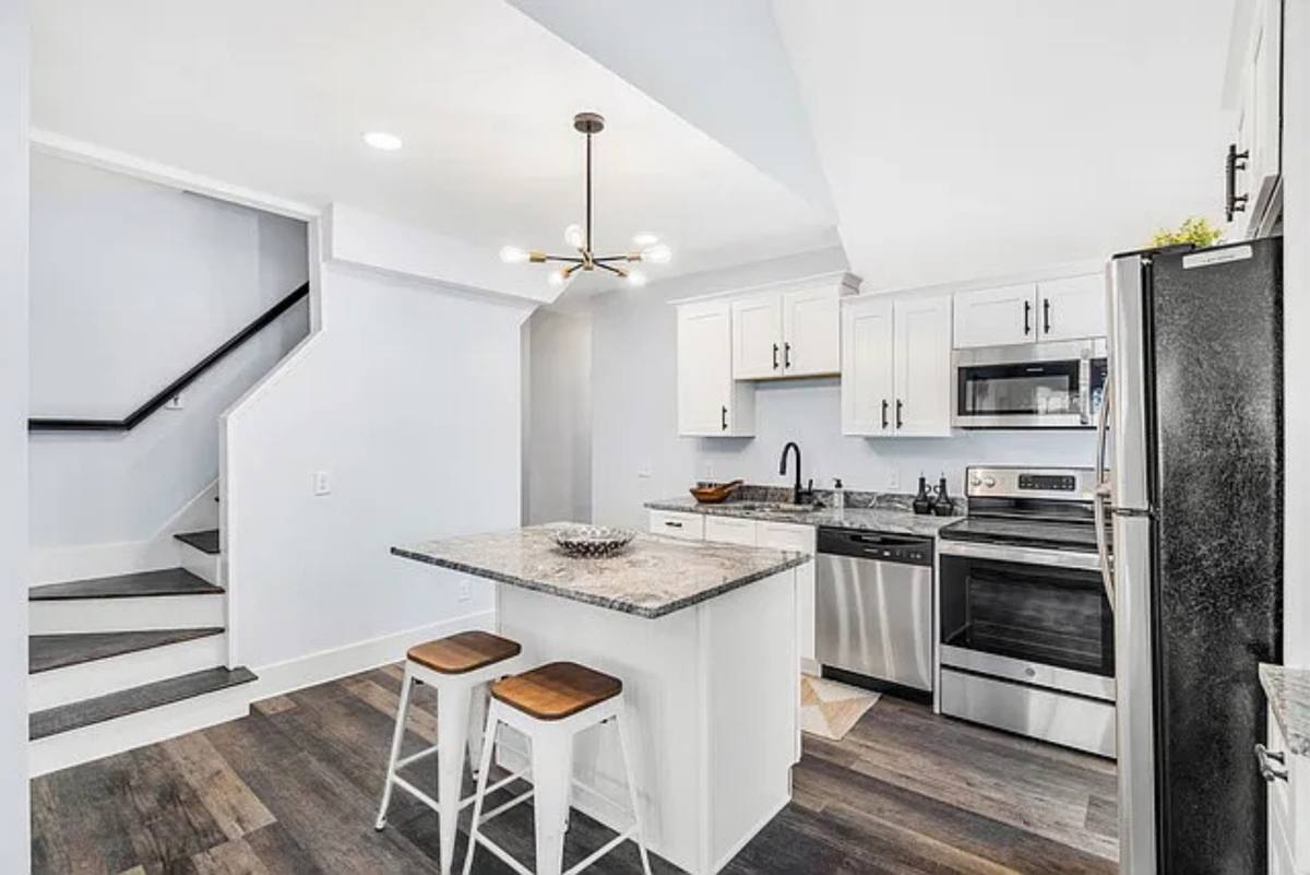 Apartment for rent at 48 Sever St, Worcester, MA 01609