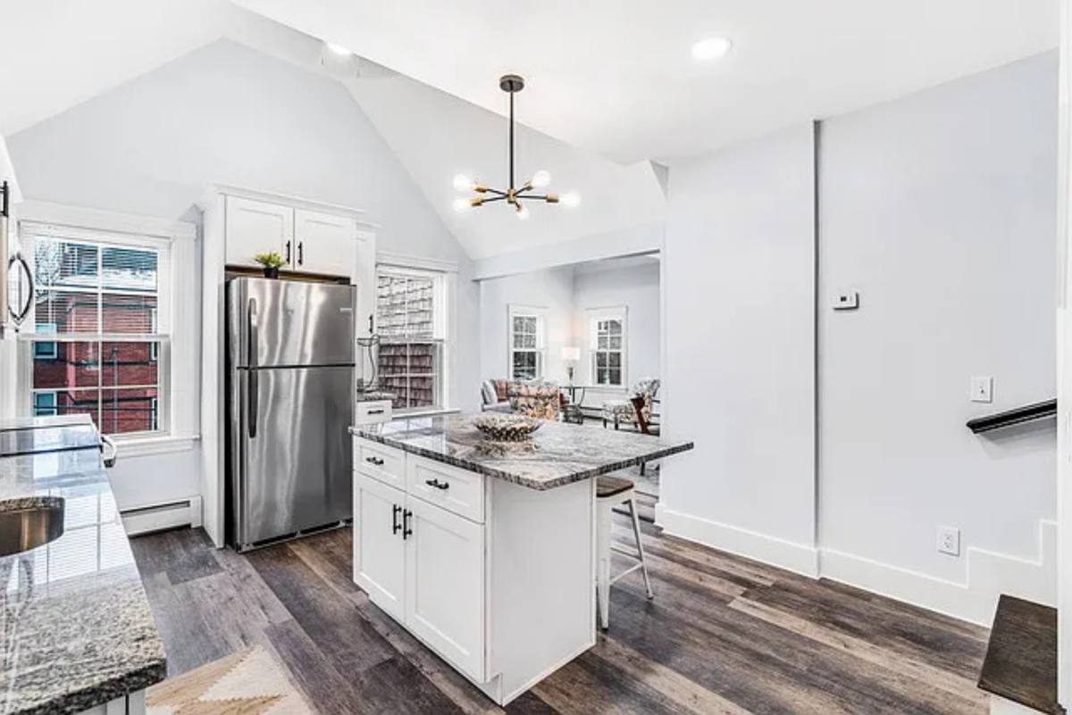 Apartment for rent at 48 Sever St, Worcester, MA 01609