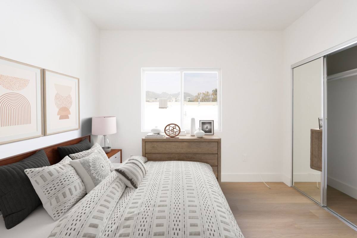 Apartment for rent at 1325 N Poinsettia Place, Los Angeles, CA 90046