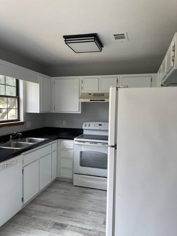 Townhouse for rent at 422 Indian Village Trail, Tallahassee, FL 32304