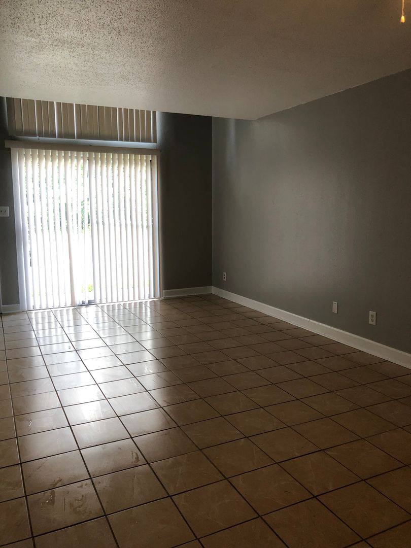 Apartment for rent at 7720 E Kings Highway, Shreveport, LA 71115