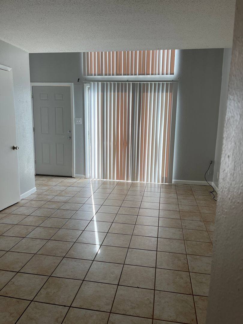 Apartment for rent at 7720 E Kings Highway, Shreveport, LA 71115