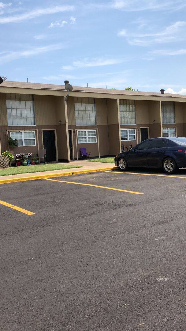 Apartment for rent at 7720 E Kings Highway, Shreveport, LA 71115