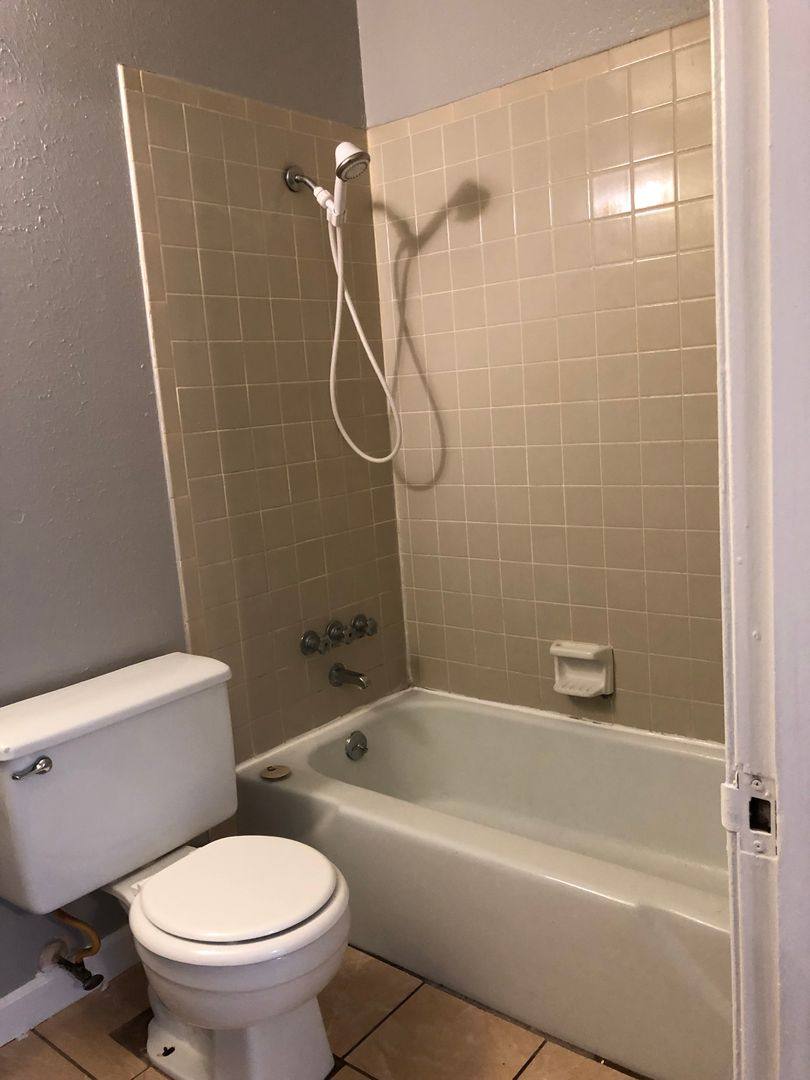 Apartment for rent at 7720 E Kings Highway, Shreveport, LA 71115