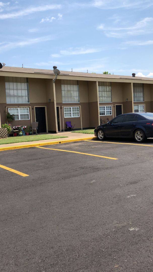 Apartment for rent at 7720 E Kings Highway, Shreveport, LA 71115