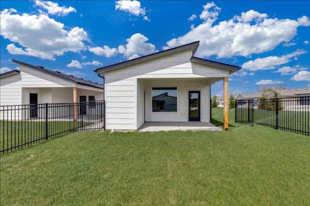 Apartment for rent at 5001 N Vassar Court, Wichita, KS 67220