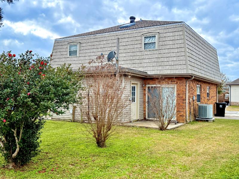 Apartment for rent at 3563 Kings Dr, Chalmette, LA 70043