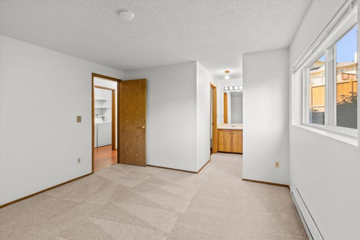 Condo for rent at 19855 25th Ave NE, Seattle, WA 98155