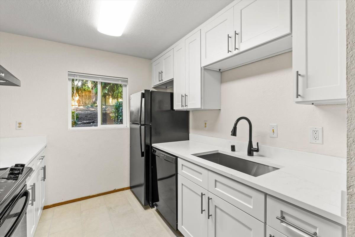 Condo for rent at 19855 25th Ave NE, Seattle, WA 98155