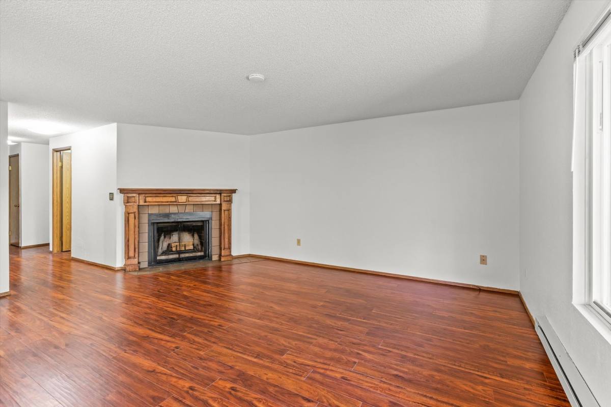 Condo for rent at 19855 25th Ave NE, Seattle, WA 98155