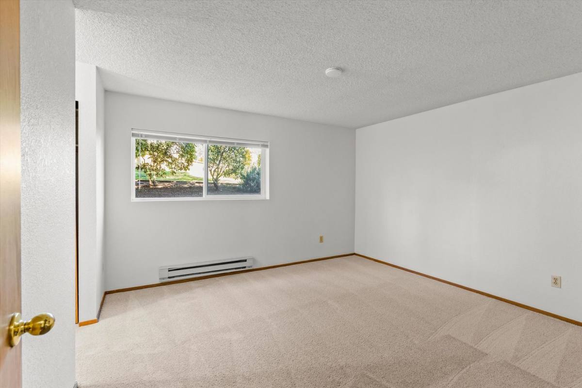 Condo for rent at 19855 25th Ave NE, Seattle, WA 98155
