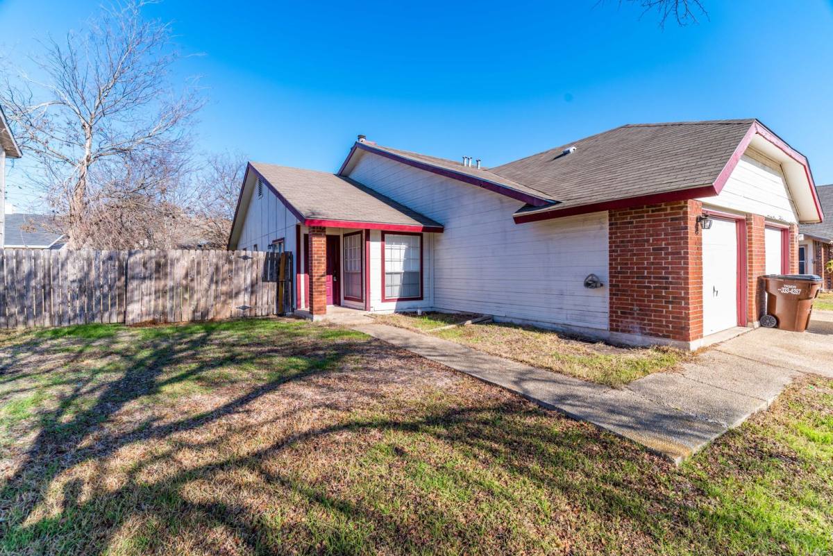 Apartment for rent at 7017 Silver Canyon, San Antonio, TX 78244