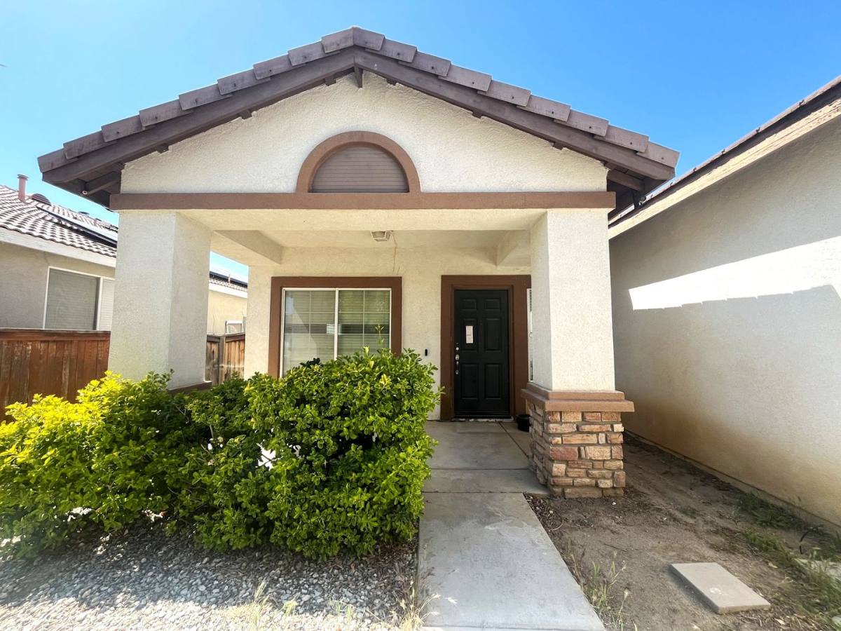 House for rent at 11737 Trailwood, Victorville, CA 92392