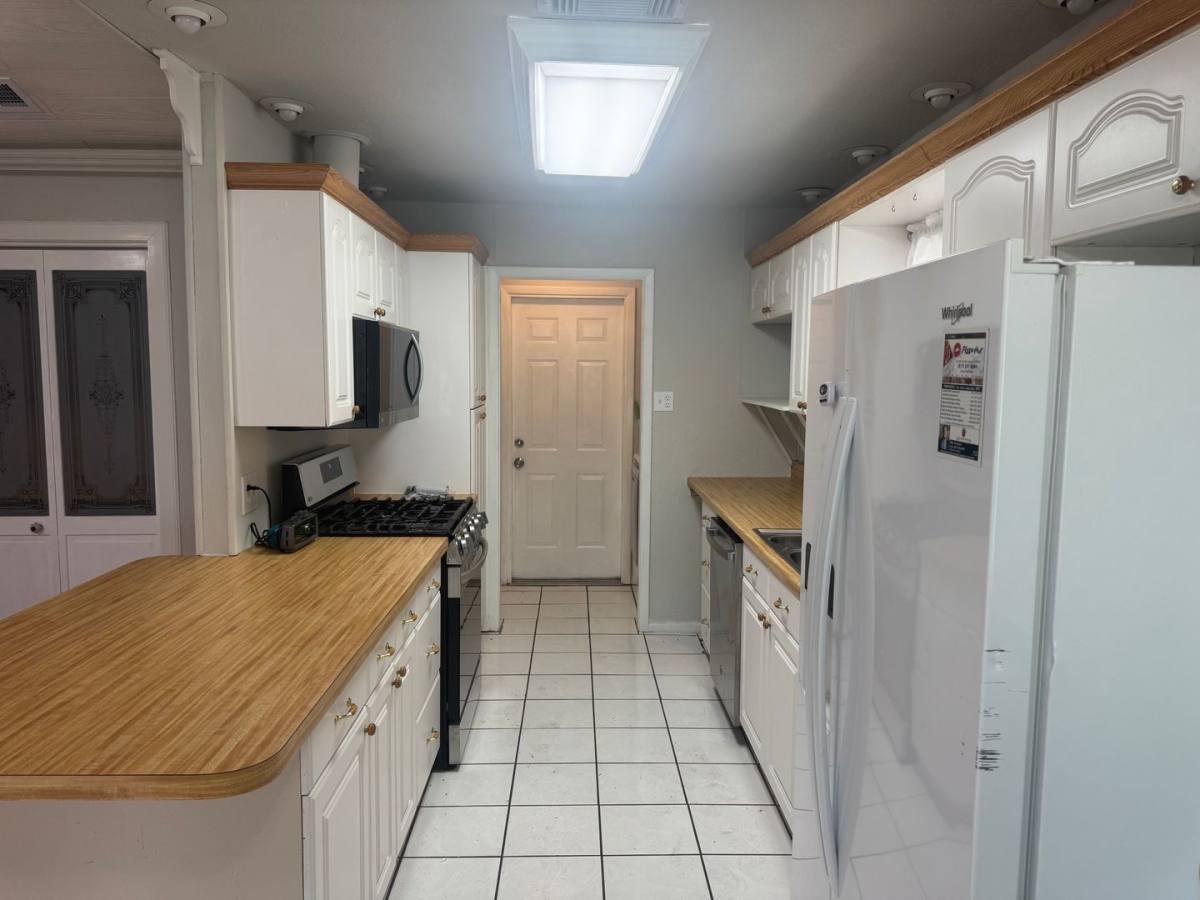 House for rent at 305 Wilson, Crowley, TX 76036