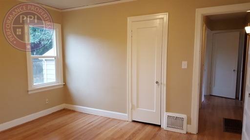 House for rent at 2605 NE 9th Ave, Portland, OR 97212